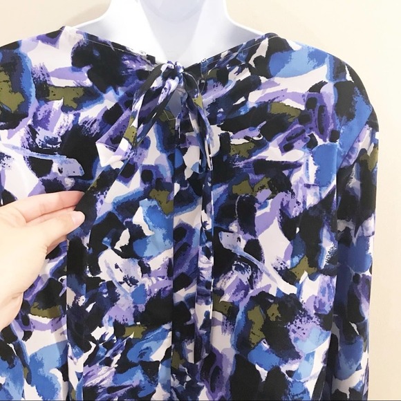 H Halston Floral Tie Back Bell Sleeve Blouse M - Picture 7 of 12